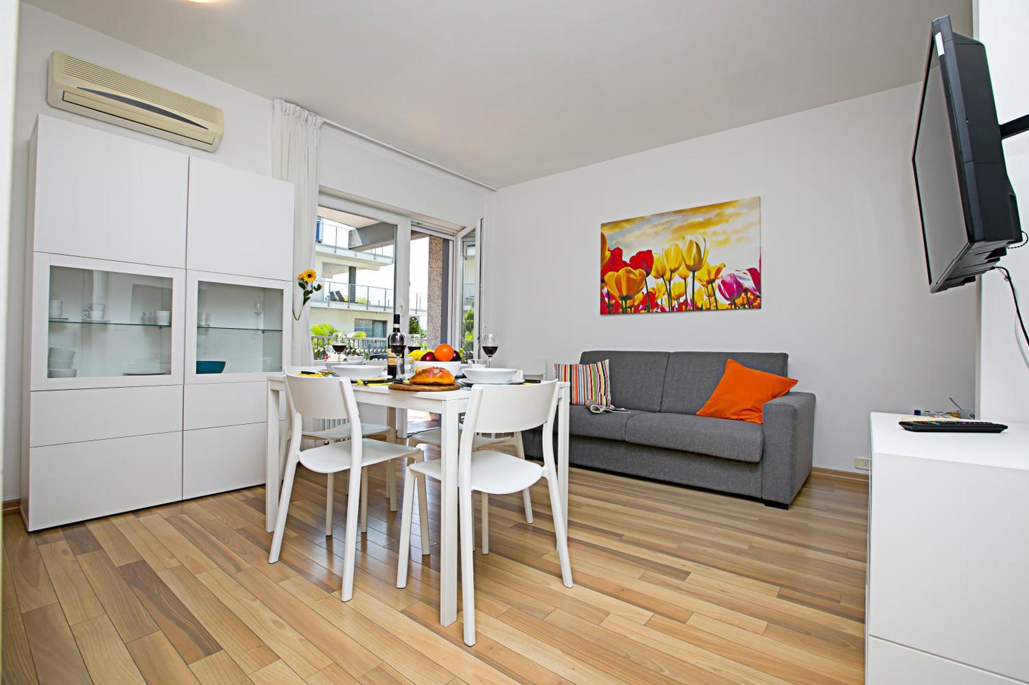 Riva Lago E Spiaggia Apartment 2 - Happy Rentals Exterior photo